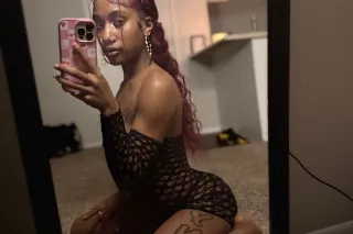 5'2 Petite💦German/Black🇩🇪Hazeleyed🤎Bombshell💣 - Image 2